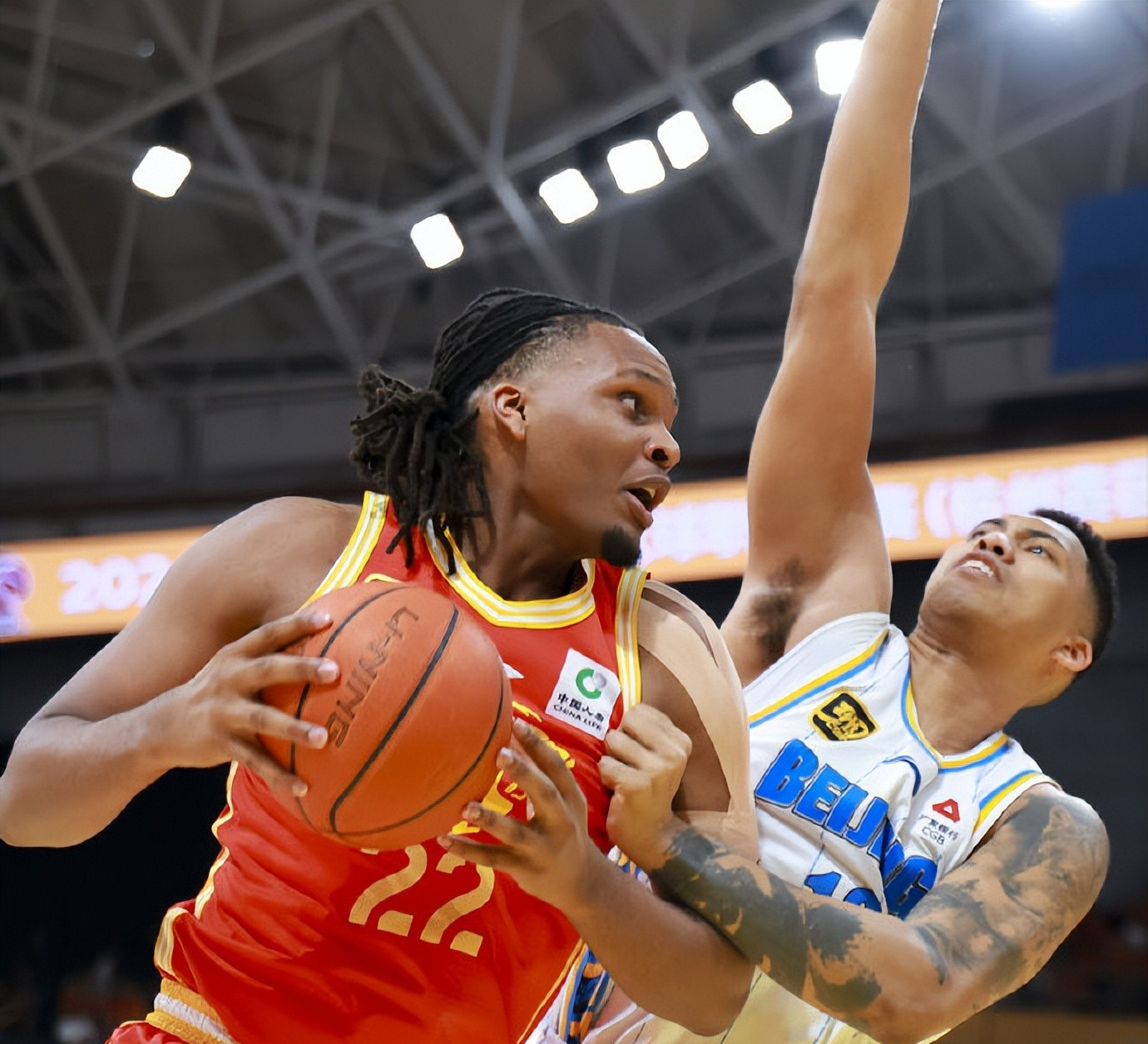 乐鱼体育在线娱乐葡超冲刺阶段走向成谜，北京首钢刷新队史纪录，压力陡增，身体对抗强度拉满的简单介绍